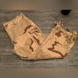 Camouflage Capri Pants in desert brown colors, size 9/10, Preloved, ramie/spand